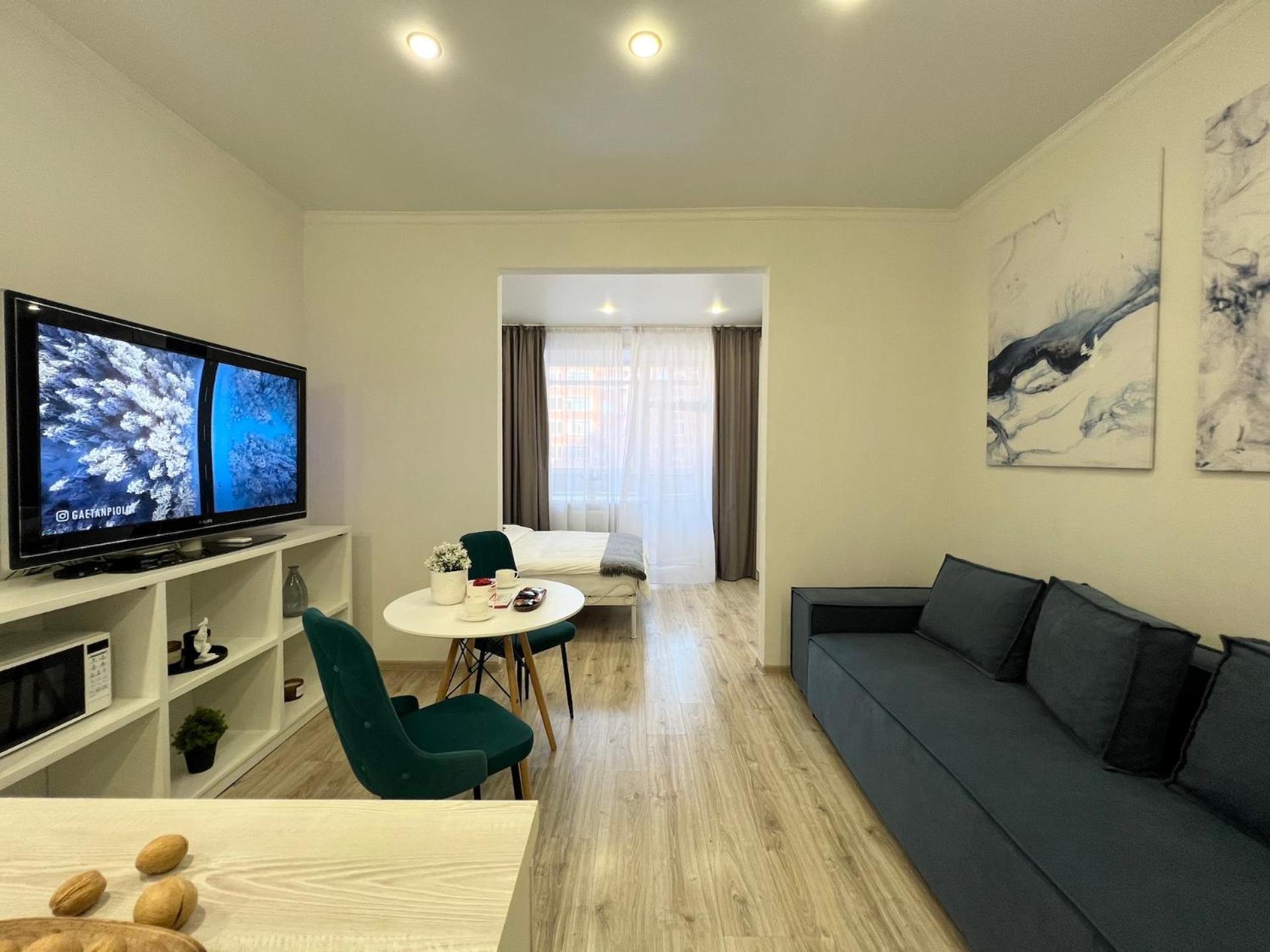 Uutnaya Quartira V Novom Dome Apartment Pavlodar Bagian luar foto