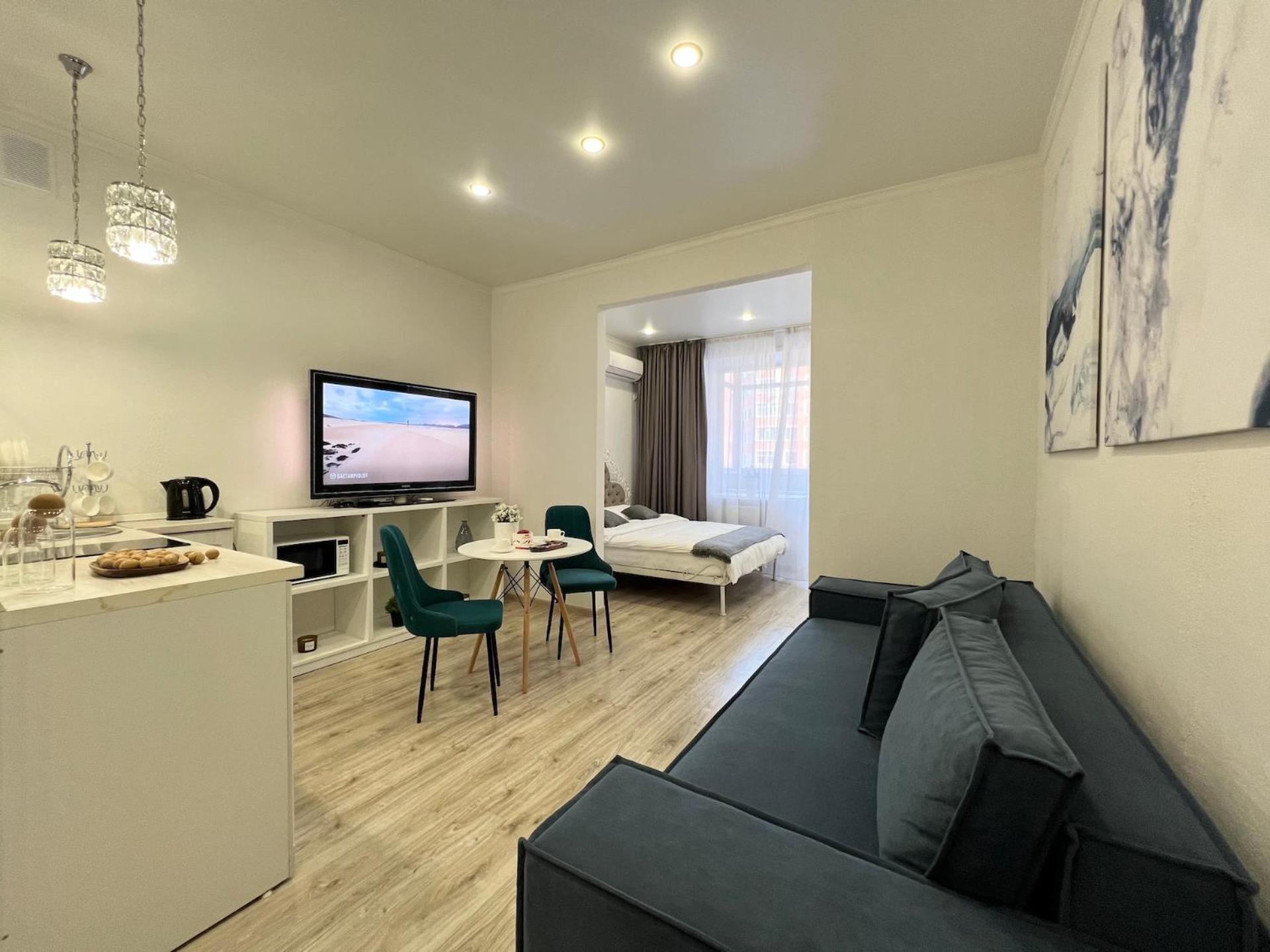 Uutnaya Quartira V Novom Dome Apartment Pavlodar Bagian luar foto