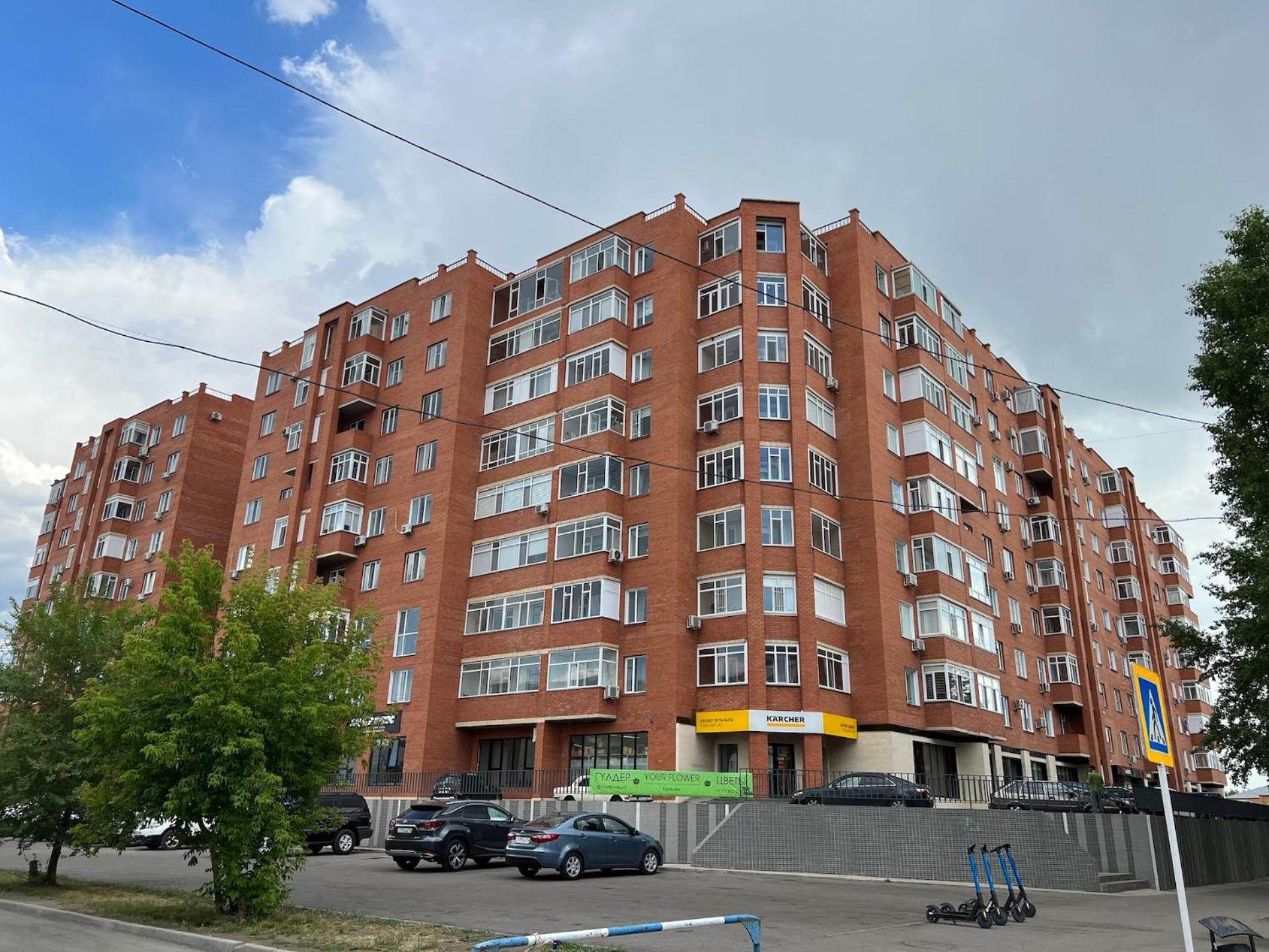 Uutnaya Quartira V Novom Dome Apartment Pavlodar Bagian luar foto